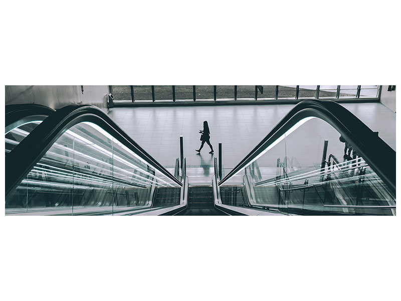 panoramic-canvas-print-at-the-airport