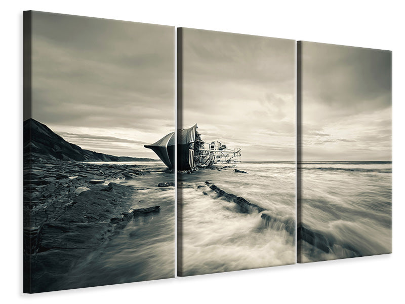 3-piece-canvas-print-defeated-by-the-sea