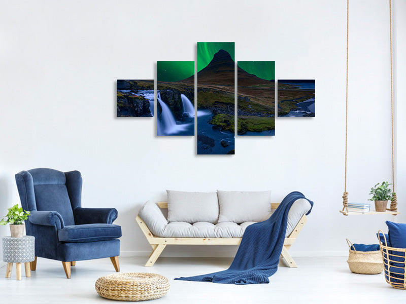 5-piece-canvas-print-kirkjufell-under-a-boreal-green-sky