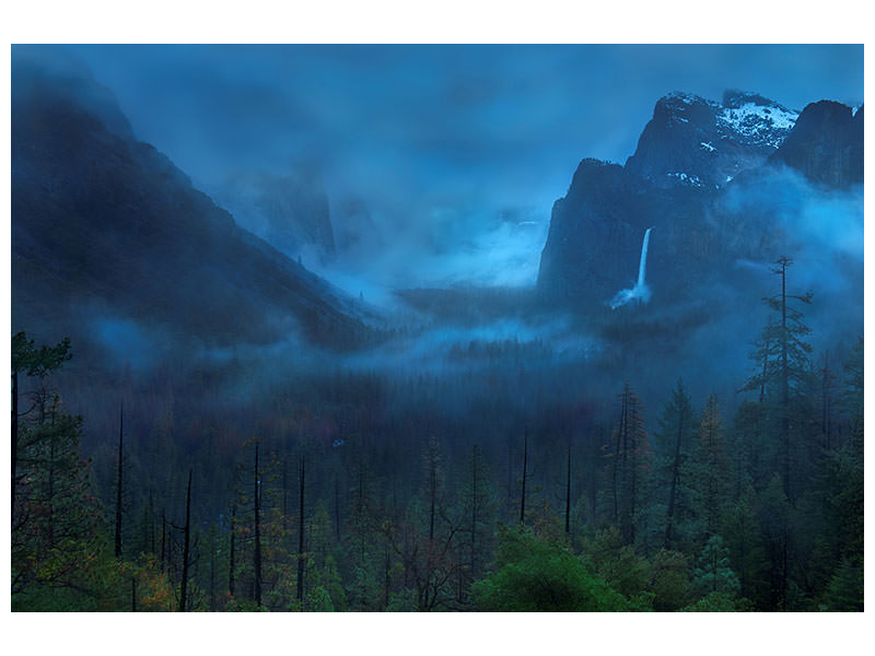 canvas-print-gloomy-mountain