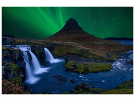 canvas-print-kirkjufell-under-a-boreal-green-sky