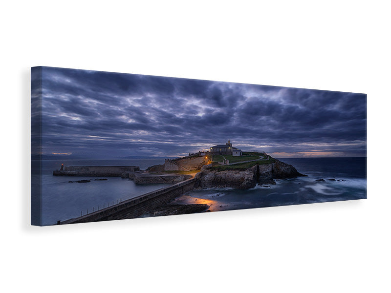 panoramic-canvas-print-ultimas-luces-en-el-faro